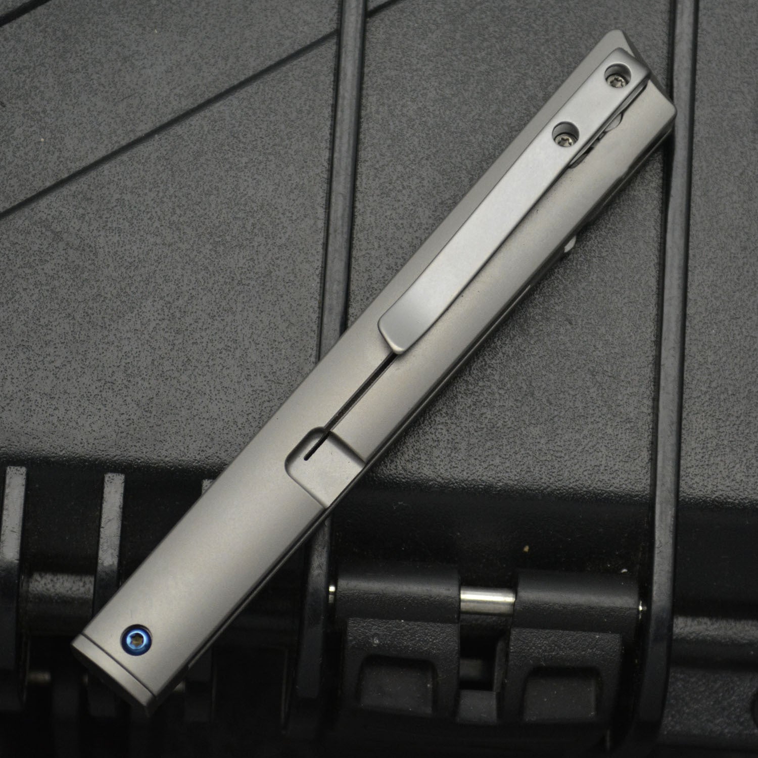 Titanium Alloy A Folding Knife D2 Steel High Hardness